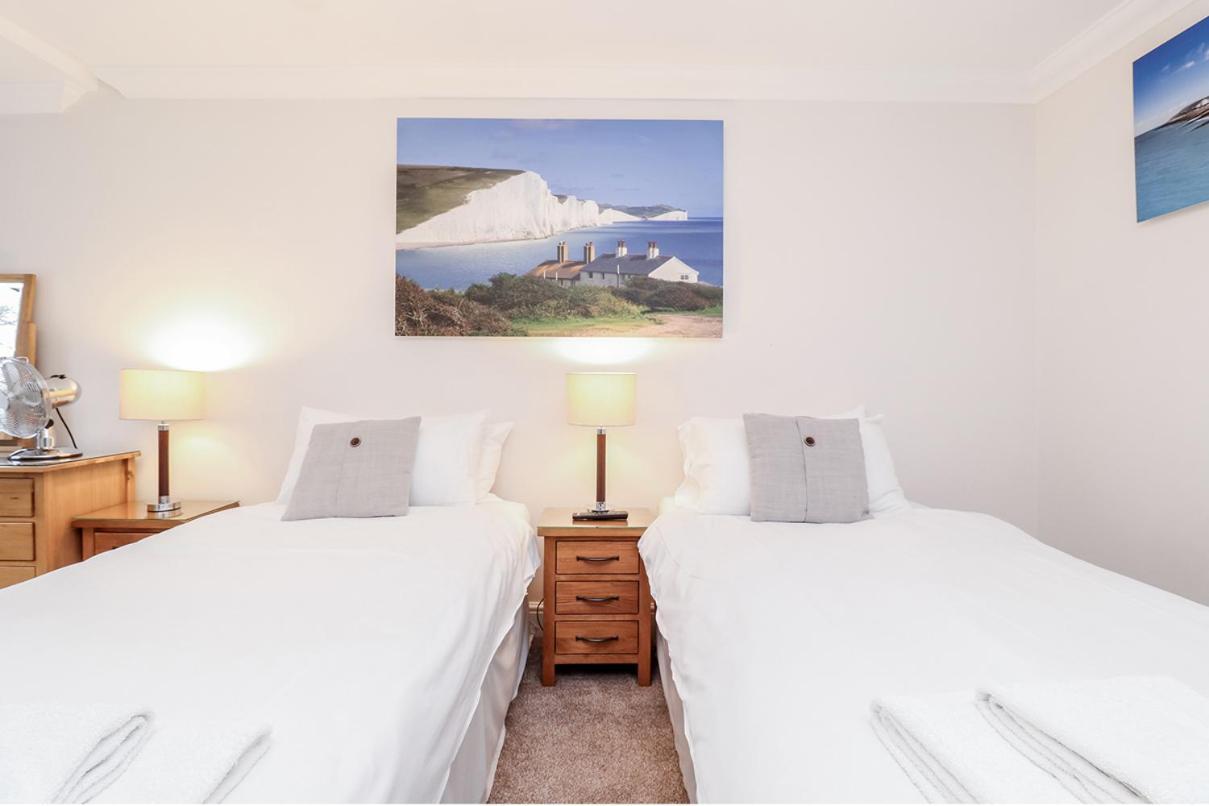 3 Queens Gardens Sea View Apartment Eastbourne Luaran gambar