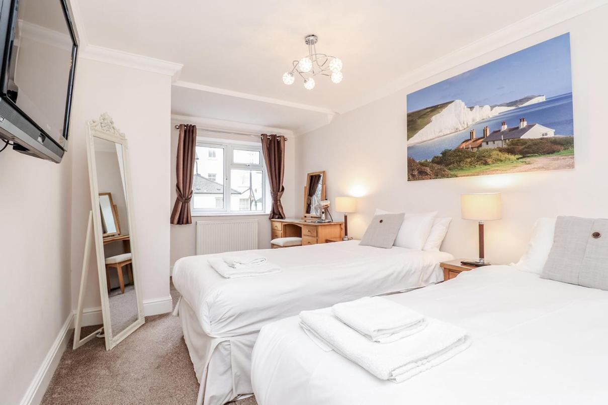 3 Queens Gardens Sea View Apartment Eastbourne Luaran gambar