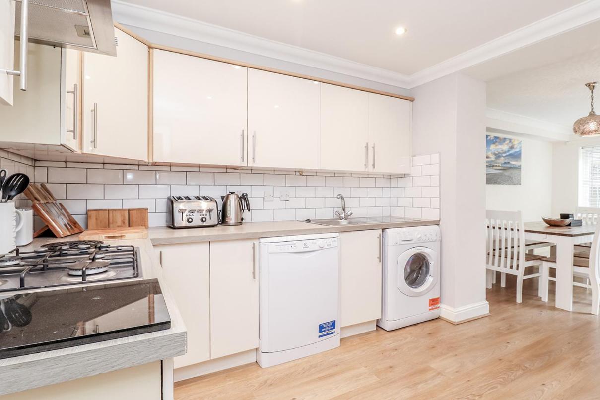 3 Queens Gardens Sea View Apartment Eastbourne Luaran gambar