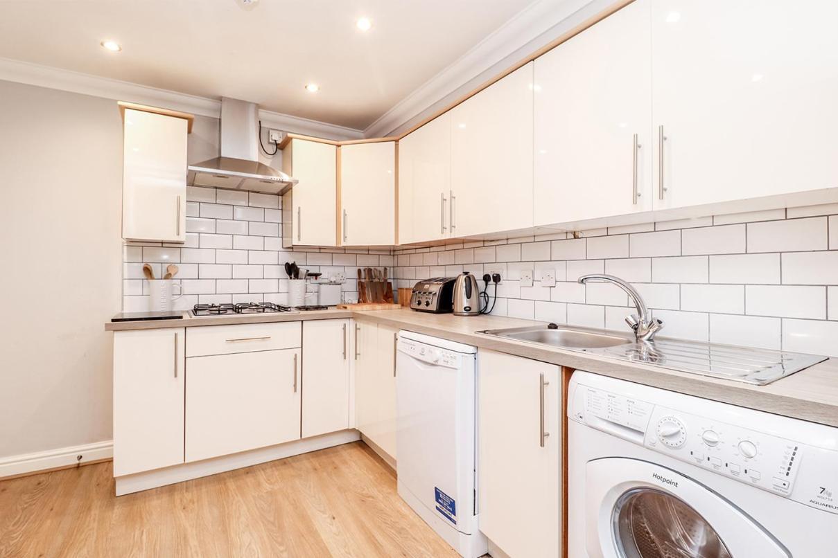 3 Queens Gardens Sea View Apartment Eastbourne Luaran gambar